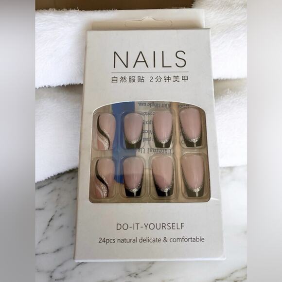 Press-On Nails 24pc Set $6 ea or 2 for $9 or 4 for $15 Mix and Match NEW - Picture 1 of 7